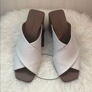 ZARA Authentic Leather White/Bone Slides. Size 6